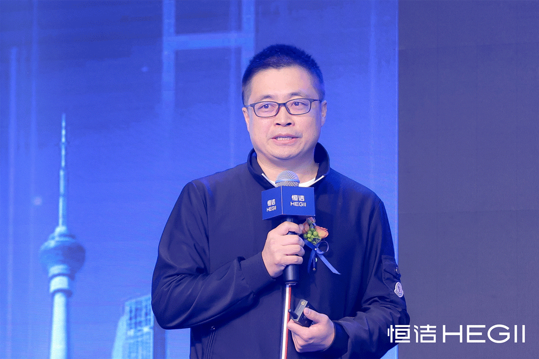 6、GIF：優居張院長、網易家居胡總演講照.gif