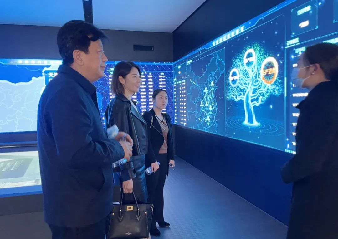 中國航天基金會領導走進東鵬，共話科技領域的深度合作.jpg